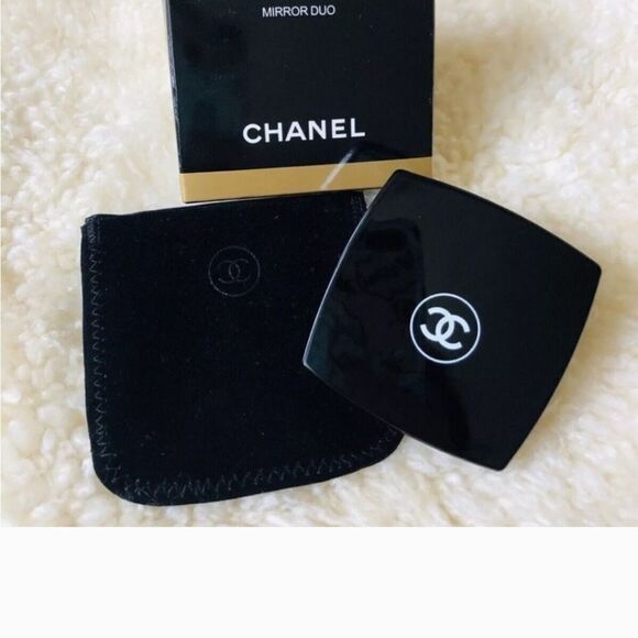 Chanel Compact Mirror - Picture 6 of 8